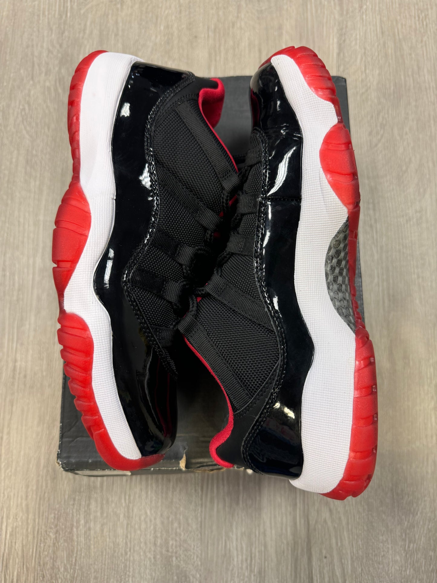 Jordan 11 Low Bred Sz 8 (Preowned)