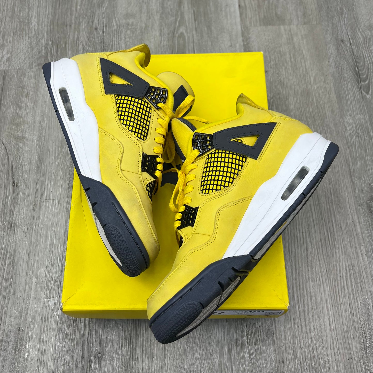 Jordan 4 Lightning Sz 9.5 (Preowned)