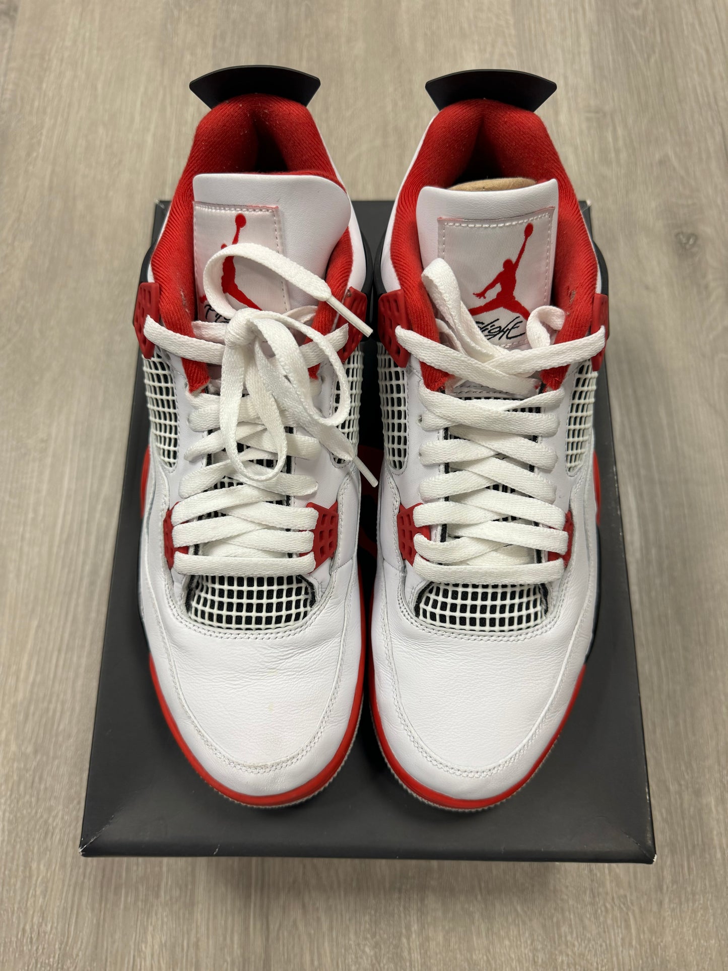 Jordan 4 Fire Red Sz 11 (Preowned)