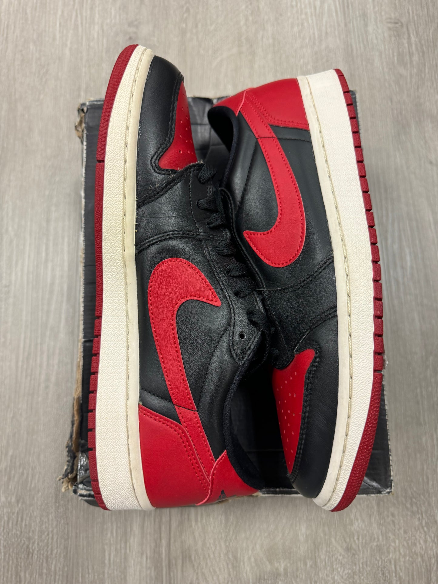 Jordan 1 Bred Low OG ‘15 Sz 9.5 (Preowned)