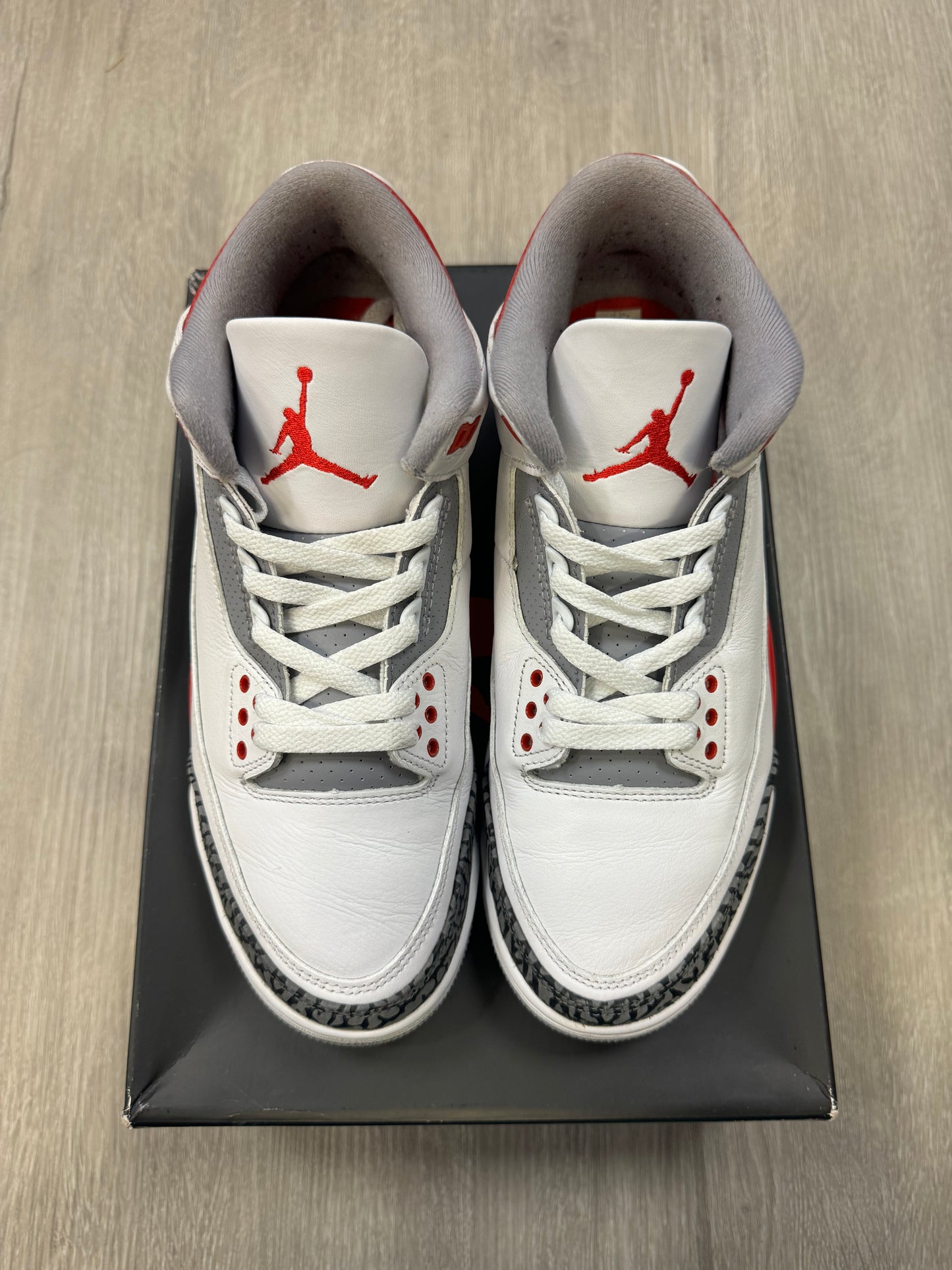 Jordan 3 Fire Red Sz 8.5 (Preowned)