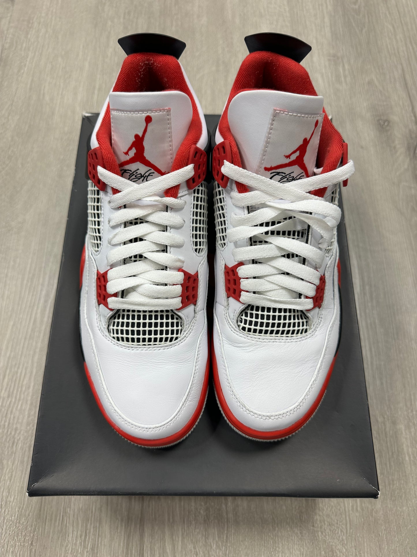 Jordan 4 Fire Red Sz 9.5 (Preowned)