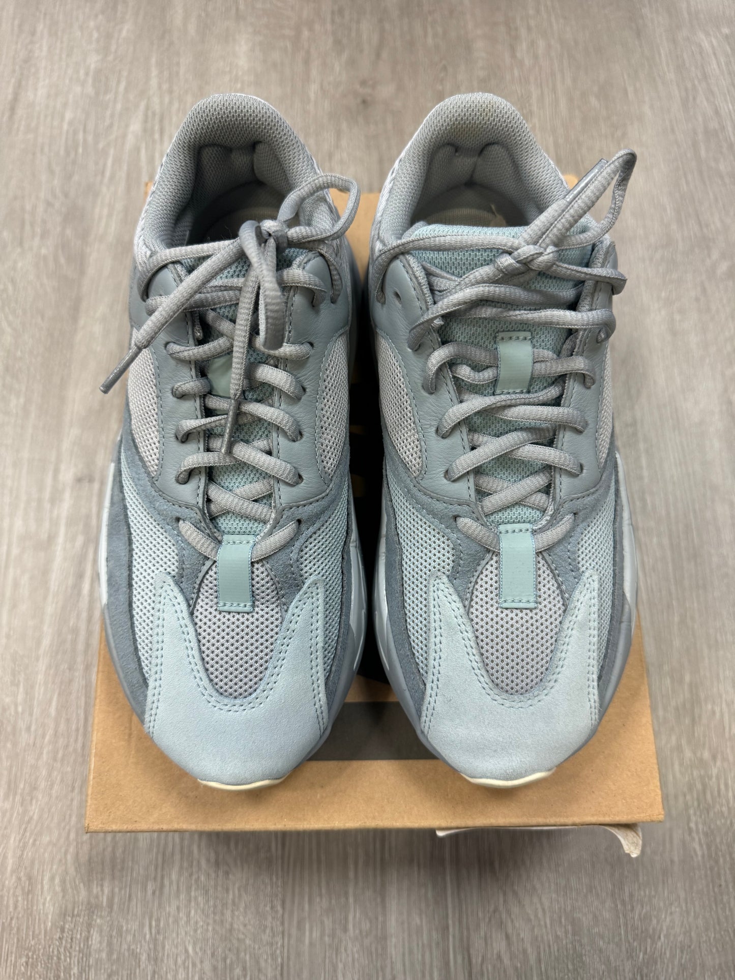 Yeezy 700 Boost Inertia Sz 6.5 (Preowned)