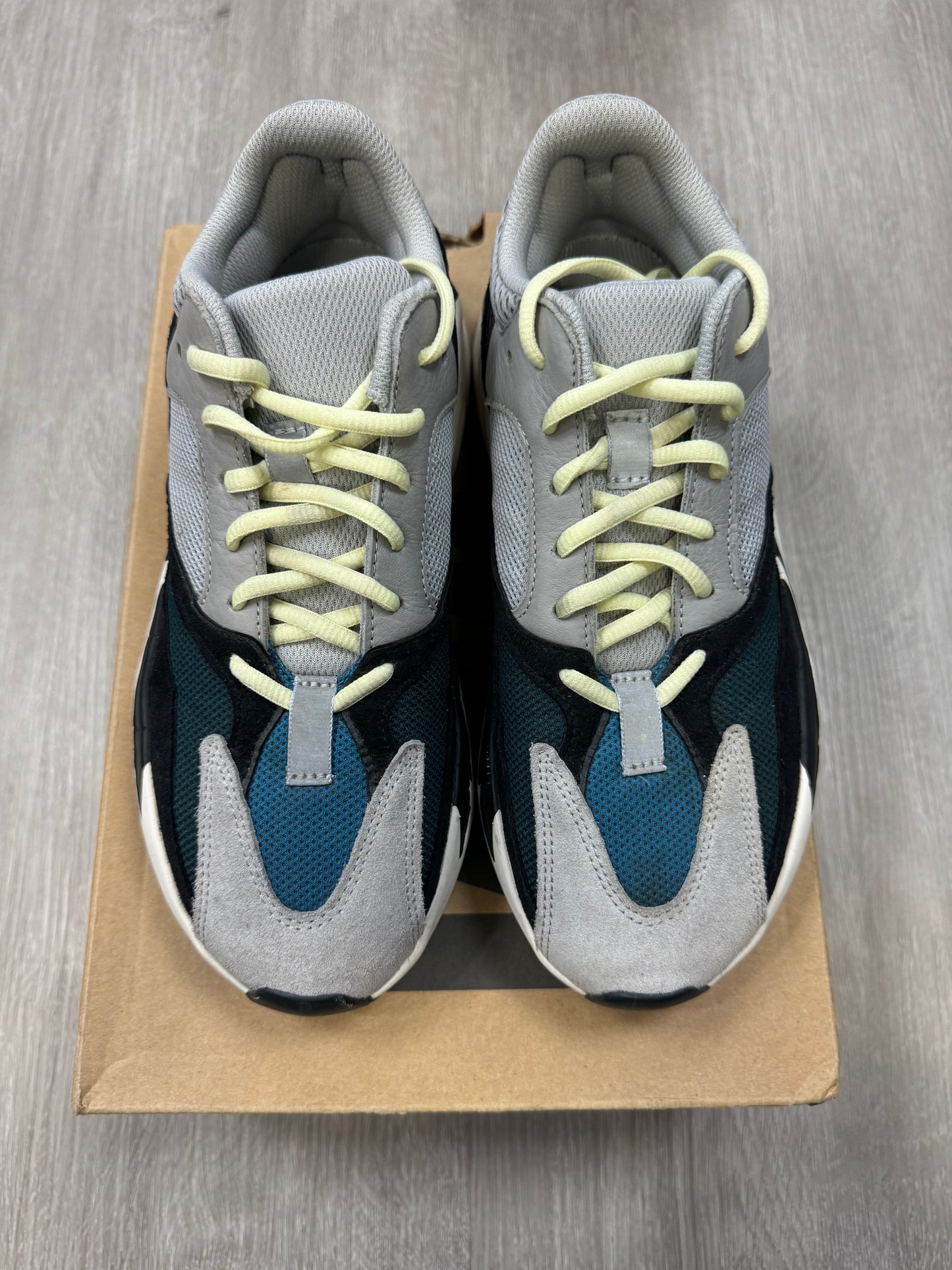 Yeezy 700 Boost Wave Runner Sz 8.5 (Preowned)